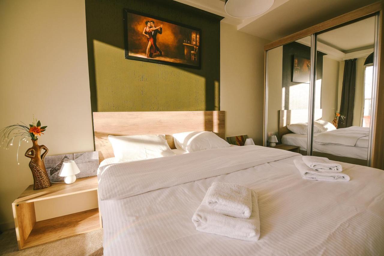 Sky Deluxe 2 Fitness & Spa Skopje Exteriör bild