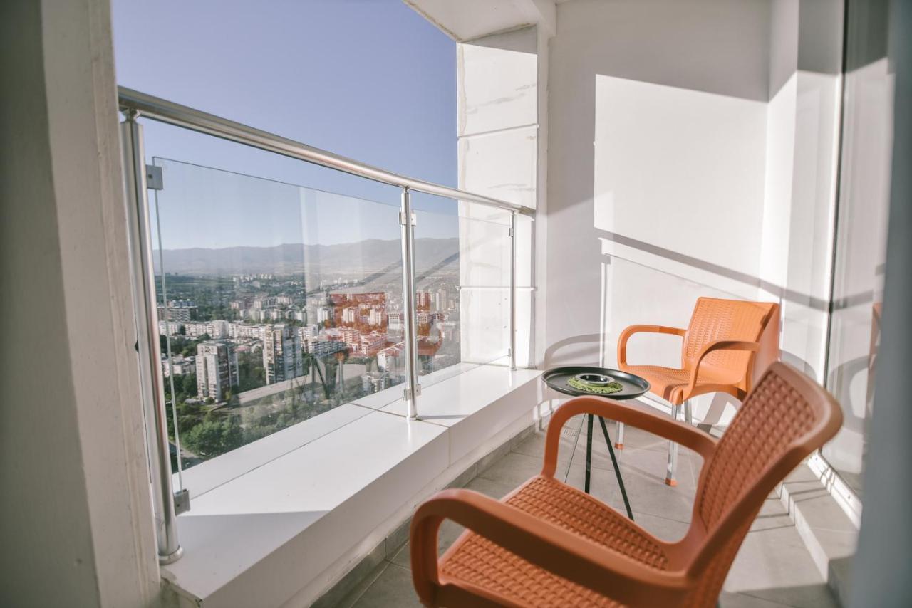 Sky Deluxe 2 Fitness & Spa Skopje Exteriör bild