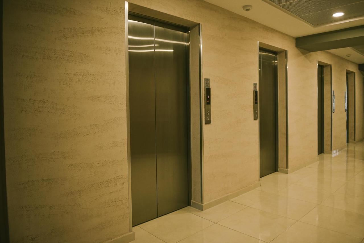Sky Deluxe 2 Fitness & Spa Skopje Exteriör bild